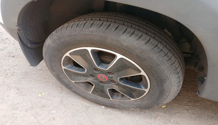 2018 Renault Duster 85 PS RXS MT DIESEL, Diesel, Manual, 96,886 km, tyre