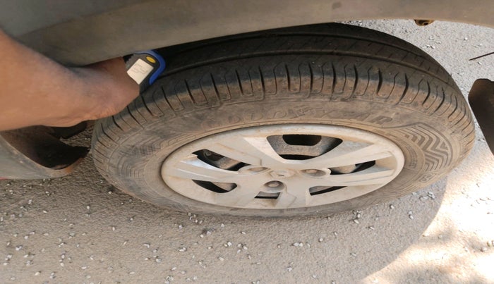 2016 Renault Kwid RXT 0.8, Petrol, Manual, 91,386 km, tyre