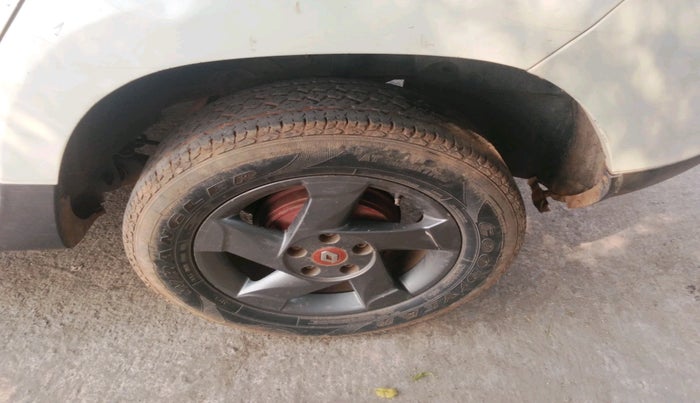 2015 Renault Duster 85 PS RXL DIESEL, Diesel, Manual, 1,22,351 km, tyre