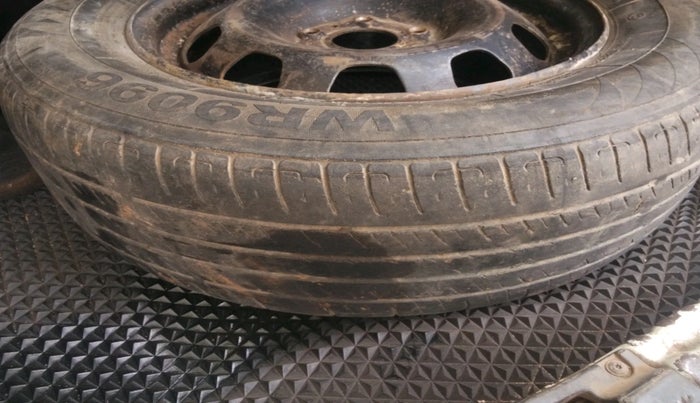 2015 Renault Duster 85 PS RXL DIESEL, Diesel, Manual, 1,22,351 km, tyre