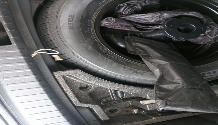 2020 Skoda Karoq STYLE 1.5 TSI AT, Petrol, Automatic, 6,91,122 km, tyre