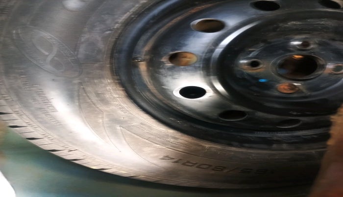 2013 Maruti Swift VXI, Petrol, Manual, 43,326 km, tyre