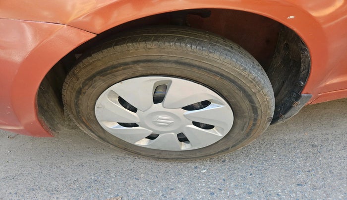 2010 Maruti Swift LXI, Petrol, Manual, 1,27,367 km, tyre