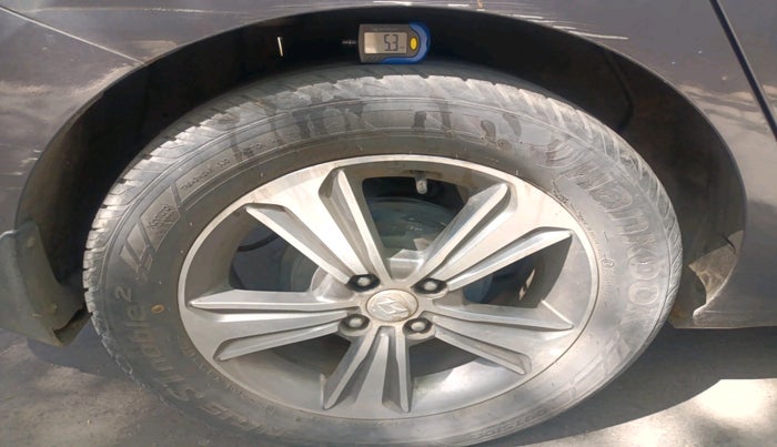 2017 Hyundai Verna 1.6 CRDI SX, Diesel, Manual, 1,00,702 km, tyre