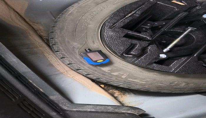 2016 Volkswagen Ameo HIGHLINE1.2L, Petrol, Manual, 51,662 km, tyre