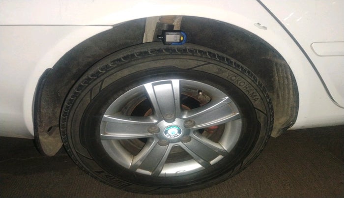 2013 Skoda Laura AMBITION 2.0 TDI CR MT, Diesel, Manual, 1,25,501 km, tyre