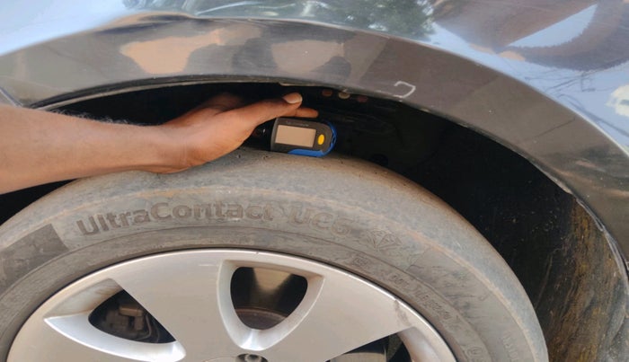 2011 Skoda Superb ELEGANCE 2.0 TDI CR AT, Diesel, Automatic, 1,57,279 km, tyre