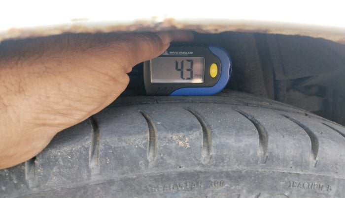 2019 Tata Tiago XZ PETROL, CNG, Manual, 1,79,665 km, tyre