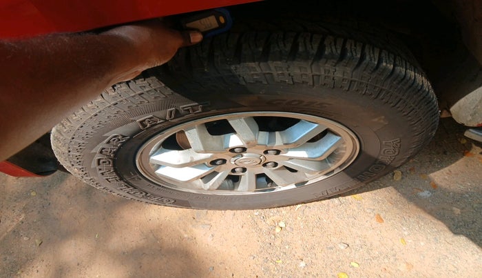 2018 Mahindra TUV300 T8, Diesel, Manual, 65,284 km, tyre