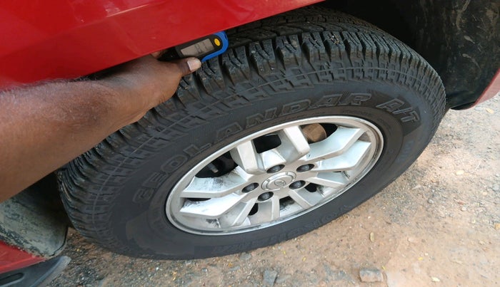 2018 Mahindra TUV300 T8, Diesel, Manual, 65,284 km, tyre