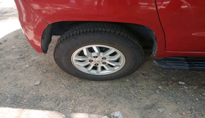 2018 Mahindra TUV300 T8, Diesel, Manual, 65,284 km, tyre