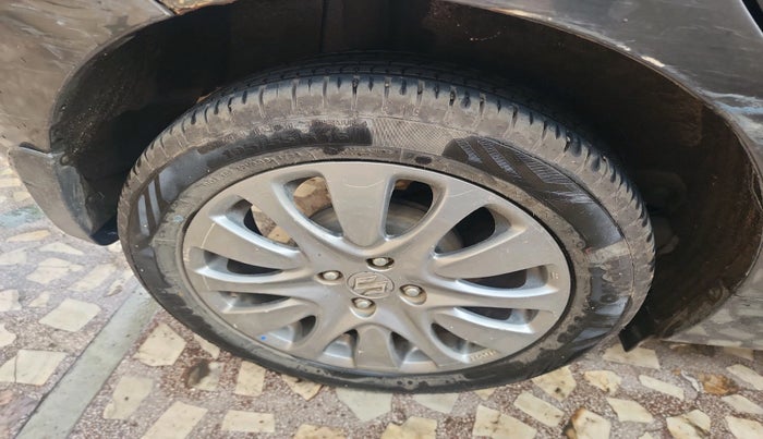 2017 Maruti Baleno ALPHA DIESEL 1.3, Diesel, Manual, 1,35,040 km, tyre