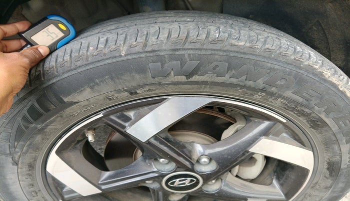 2022 Hyundai VENUE SX 1.5 (O) EXECUTIVE CRDI, Diesel, Manual, 72,324 km, tyre