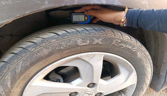 2014 Honda City 1.5L I-VTEC V MT, Petrol, Manual, 1,02,077 km, tyre