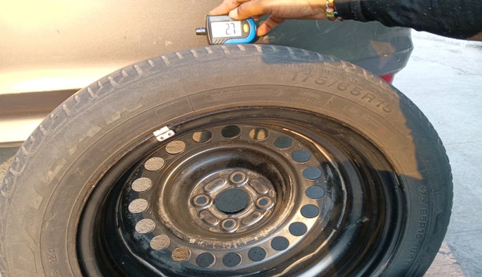 2014 Honda City 1.5L I-VTEC V MT, Petrol, Manual, 1,02,077 km, tyre