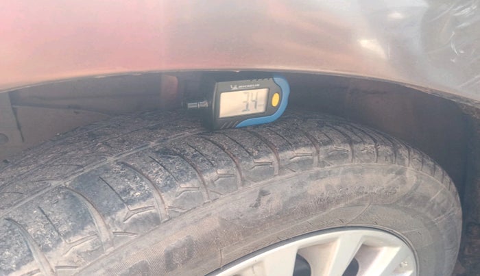 2017 Maruti Ciaz ZETA DIESEL 1.3, Diesel, Manual, 1,89,718 km, tyre