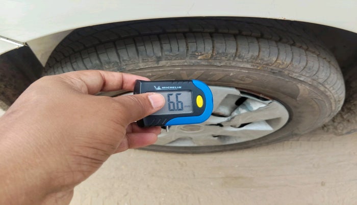 2015 Maruti Wagon R 1.0 LXI, Petrol, Manual, 84,917 km, tyre