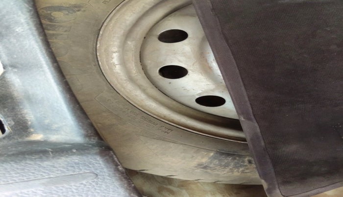 2015 Maruti Wagon R 1.0 LXI, Petrol, Manual, 84,917 km, tyre