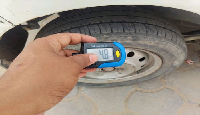 2015 Maruti Wagon R 1.0 LXI, Petrol, Manual, 84,917 km, tyre