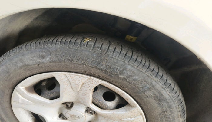 2013 Ford Ecosport TREND 1.5L DIESEL, Diesel, Manual, 1,21,309 km, tyre