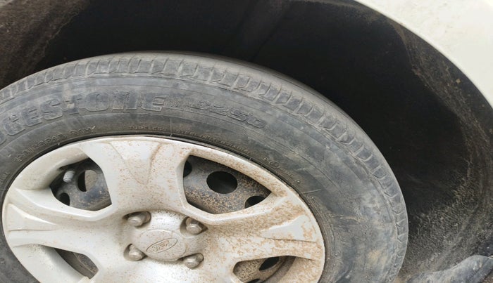 2013 Ford Ecosport TREND 1.5L DIESEL, Diesel, Manual, 1,21,309 km, tyre