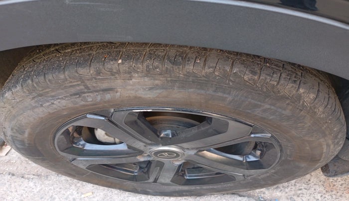 2023 Tata NEXON XZA PLUS LUX SUNROOF RED DARK PETROL, Petrol, Automatic, 17,141 km, tyre