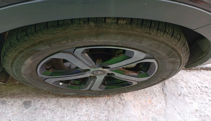 2023 Tata NEXON XZA PLUS LUX SUNROOF RED DARK PETROL, Petrol, Automatic, 17,141 km, tyre