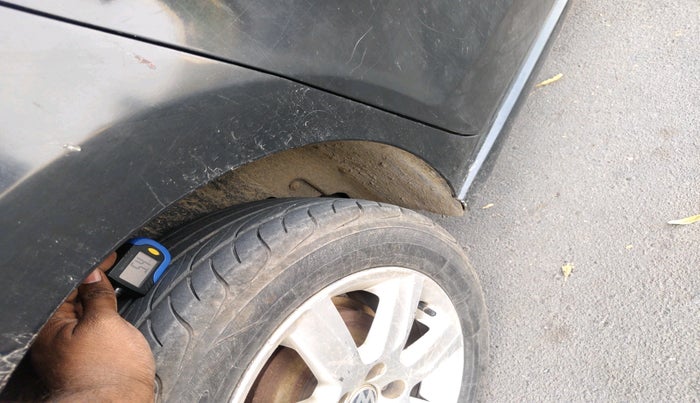 2010 Volkswagen Vento HIGHLINE DIESEL 1.6, Diesel, Manual, 1,27,253 km, tyre