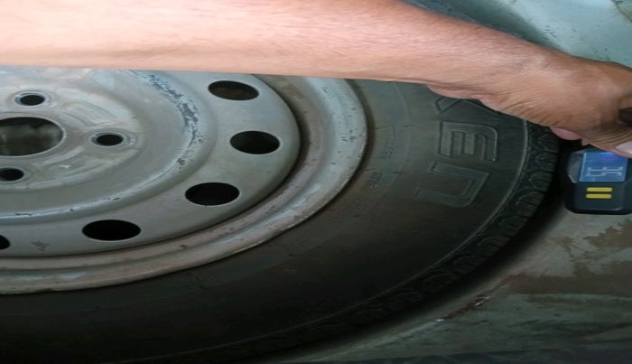 2016 Maruti Ritz LDI, Diesel, Manual, 1,86,033 km, tyre