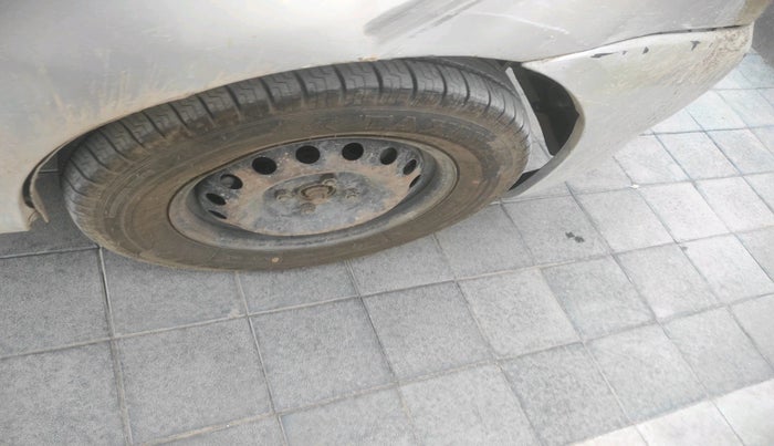 2013 Toyota Etios Liva GD, Diesel, Manual, 1,35,966 km, tyre