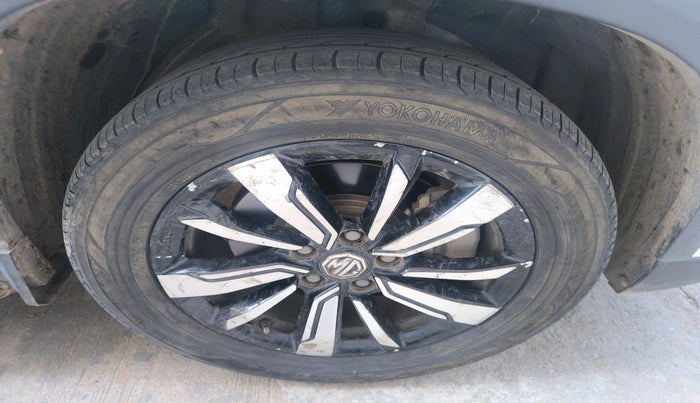 2020 MG HECTOR SHARP 1.5 DCT PETROL, Petrol, Automatic, 1,13,669 km, tyre