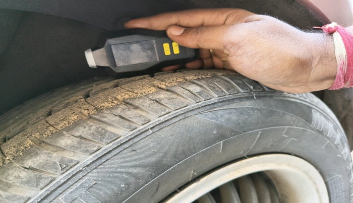 2010 Hyundai i20 MAGNA 1.2, Petrol, Manual, 1,08,804 km, tyre