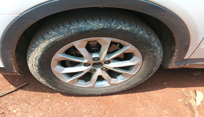 2015 Audi Q3 35 TDI Quattro, Diesel, Automatic, 1,96,467 km, tyre