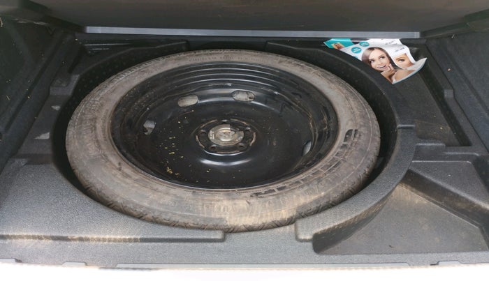 2015 Audi Q3 35 TDI Quattro, Diesel, Automatic, 1,96,467 km, tyre