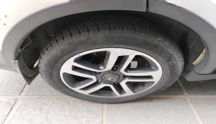 2017 Tata Hexa XT 4X2 7 STR, Diesel, Manual, 1,55,630 km, tyre