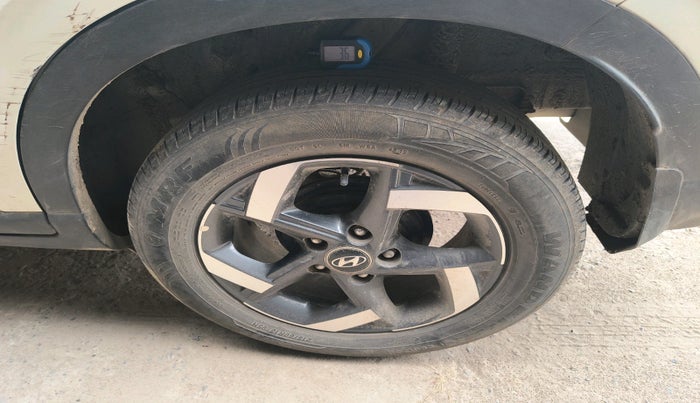 2020 Hyundai VENUE SX 1.0 TURBO, Petrol, Manual, 46,998 km, tyre