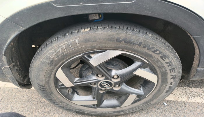 2020 Hyundai VENUE SX 1.0 TURBO, Petrol, Manual, 46,998 km, tyre