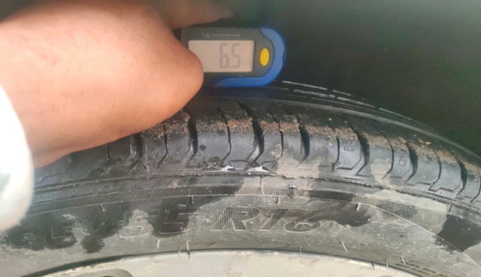 2015 Hyundai Elite i20 ASTA 1.2, Petrol, Manual, 1,47,715 km, tyre