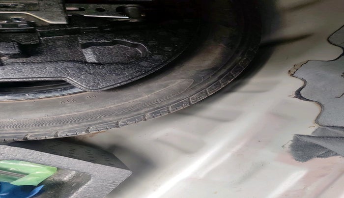 2018 Maruti Ciaz DELTA 1.4 AT PETROL, Petrol, Automatic, 82,314 km, tyre