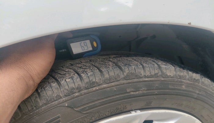 2018 Maruti Ciaz DELTA 1.4 AT PETROL, Petrol, Automatic, 82,314 km, tyre