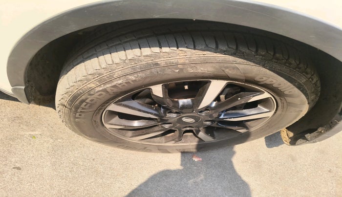 2019 Mahindra XUV500 W11, Diesel, Manual, 90,255 km, tyre