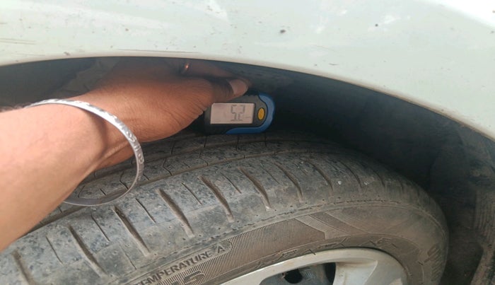 2011 Hyundai Verna FLUIDIC 1.4 VTVT, Petrol, Manual, 1,25,537 km, tyre