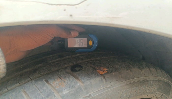 2011 Hyundai Verna FLUIDIC 1.4 VTVT, Petrol, Manual, 1,25,537 km, tyre