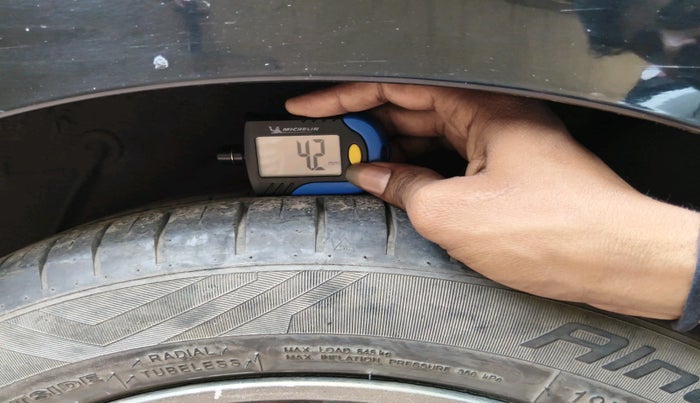 2014 Hyundai Verna FLUIDIC 1.6 CRDI SX, Diesel, Manual, 84,635 km, tyre