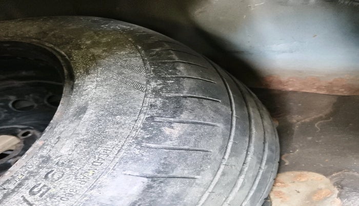 2014 Hyundai Verna FLUIDIC 1.6 CRDI SX, Diesel, Manual, 84,635 km, tyre