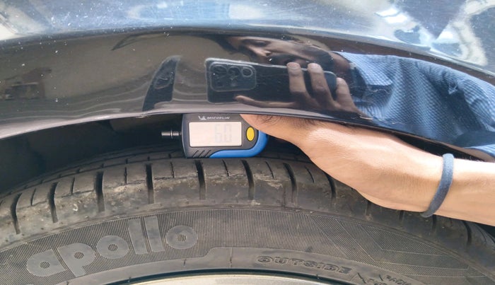 2014 Hyundai Verna FLUIDIC 1.6 CRDI SX, Diesel, Manual, 84,635 km, tyre