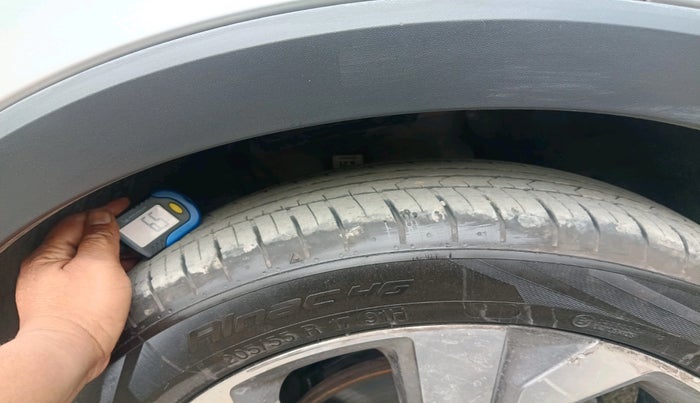 2024 Volkswagen TAIGUN TOPLINE 1.0 TSI AT, Petrol, Automatic, 4,936 km, tyre