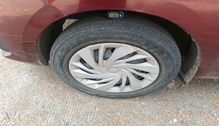 2021 Maruti Ertiga VXI CNG, CNG, Manual, 1,68,523 km, tyre