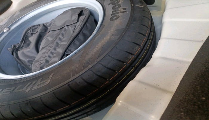 2025 Tata PUNCH Adventure Plus AMT, Petrol, Automatic, 673 km, tyre