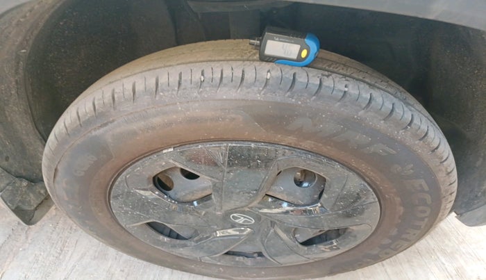 2025 Tata PUNCH Adventure Plus AMT, Petrol, Automatic, 673 km, tyre